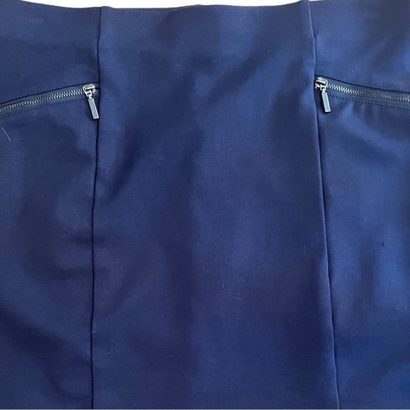 ALFANI pull on knit skirt, size 6, runs big, material is rayon, nylon, spandex - Picture 2 of 3